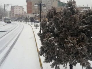 Niğde’de karne gününe kar tatili