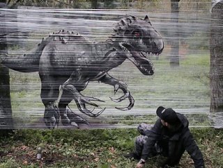 Rus graffiti sanatçısı çalışmalarıyla korkuttu
