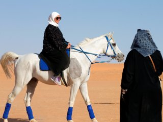 Suudi Arabistan’da kadınlar at sürdü