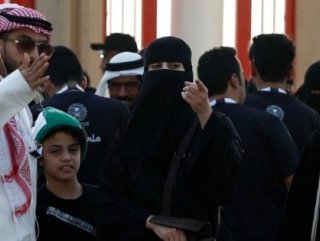 Suudi Arabistan’da kadınlar tek başına seyahat edebilecek