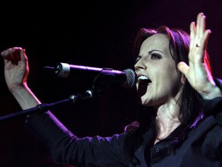 The Cranberries’in solisti Dolores O’Riordan öldü