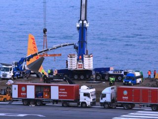 Trabzon Havalimanı’nda uçak kurtarma çalışmaları