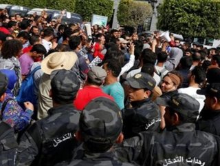 Tunus’taki protestolarda şiddet yükseliyor