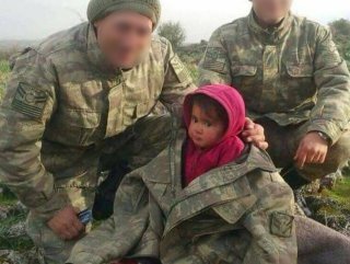 Türk askerinden Afrin’deki sivillere şefkat eli