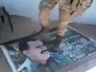 ÖSO mensubu Öcalan’ın posterini yaktı