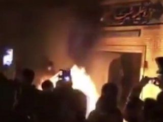 İran’da kamu binaları kundaklandı
