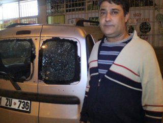 Adana’da bir araca pompalı tüfekle saldırı düzenlendi