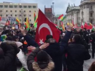 Almanya’da Türk vatandaşları PKK’lıları çıldırttı