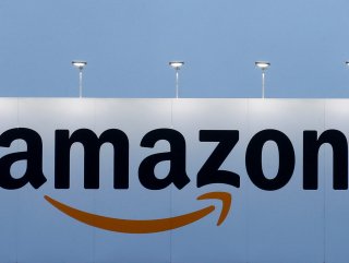 Amazon, çalışanlarını kelepçeleyecek