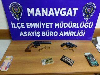 Antalya’da iş yeri sahibi suç makinesi çıktı