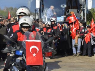 Antalya’dan 23 özel harekatçı polis Afrin’e uğurlandı