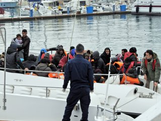 Aynı botta 6 farklı ülkeden göçmen yakalandı