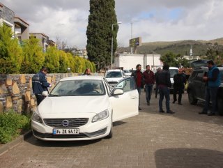 Bodrum&rsquo;da arabanın bagajından servet çalındı