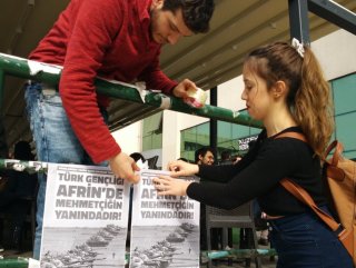 Boğaziçi Üniversitesi’nde Mehmetçik’e destek afişleri