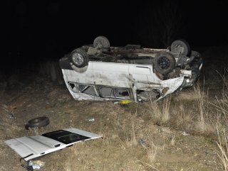 Cenazeye giden araç kaza yaptı: 1 ölü 11 yaralı