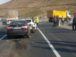 Elazığ’da zincirleme kazada 4 kişi yaralandı