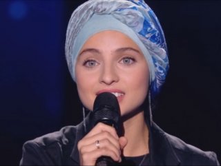 Fransa’da şarkı yarışmasına katılan başörtülü kadına hakaret
