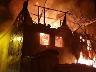 Safranbolu’da 3 katlı bir konak yandı