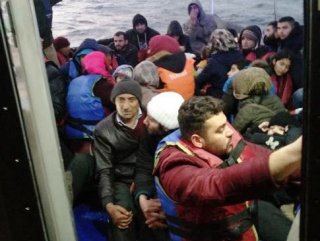 Sahil güvenlik mültecileri boğulmaktan kurtardı