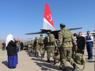 Siirt’ten Afrin’e giden askerler dualarla uğurlandı