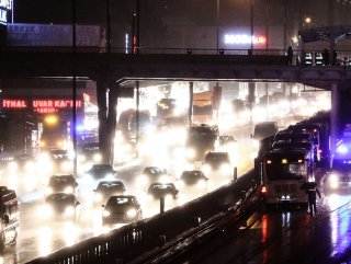Tatil dönüşü İstanbul’da trafik yoğunluğu arttı