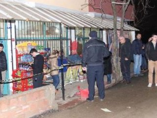 Tuzla’da soyguncular market sahibini vurdu
