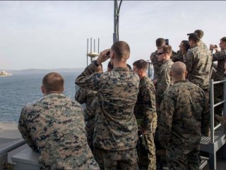 ABD askerleri ’Dur Yolcu’ya dürbünle baktı