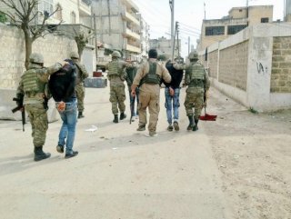 Afrin residents handed over 3 terrorists to Turkish Army