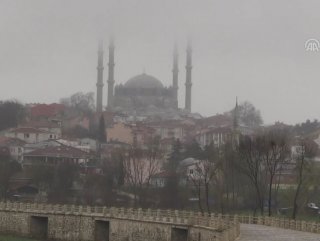 Edirne’de etkili olan sis güzel anlar yaşattı