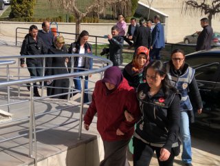 Karaman’da FETÖ’nün mahrem kadın imamları tutuklandı