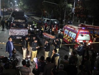 Pakistan’da polis güvenlik noktasına saldırı: 8 kişi öldü