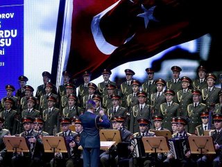 Rus Kızılordu Korosu İstanbul’da konser verdi