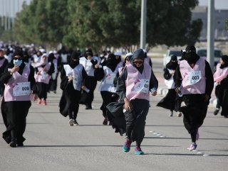 Suudi Arabistan’da kadınlar ilk kez maratona katıldı