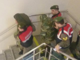 Tutuklanan Yunan askerleri: Sınırı geçtiğimizi anlamadık