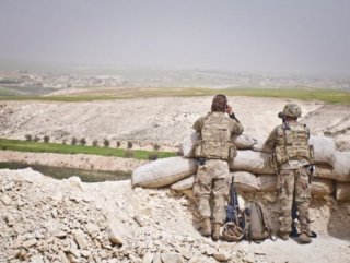 US soldiers stand guard in Manbij