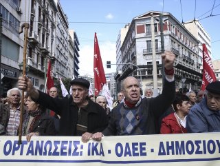 Yunanistan’da emeklilerden gösteri