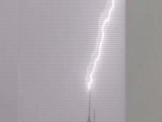 Çamlıca’daki yeni TV kulesine yıldırım düştü