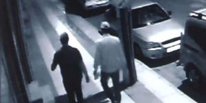 Kocayı bağlayıp, karısını döverek gasp eden şüpheliler kameraya yakalandı