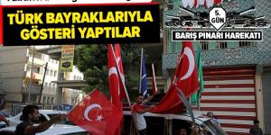 Şanlıurfa Akçakale’de Türk bayraklarıyla sevinç gösterisi yapıldı .