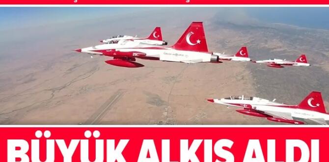 Türk Yıldızları’ndan KKTC’de gösteri uçuşu.
